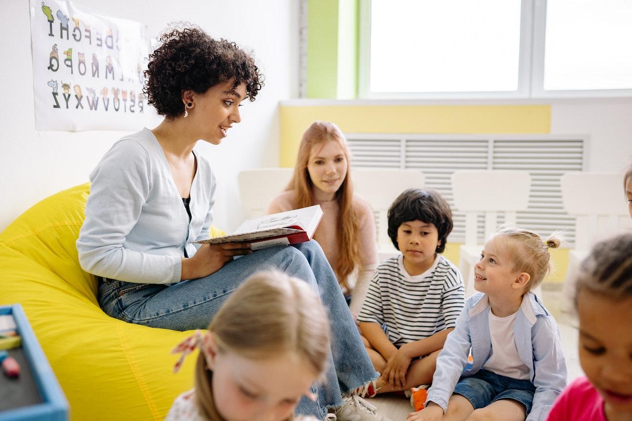 Teacher reading to her class